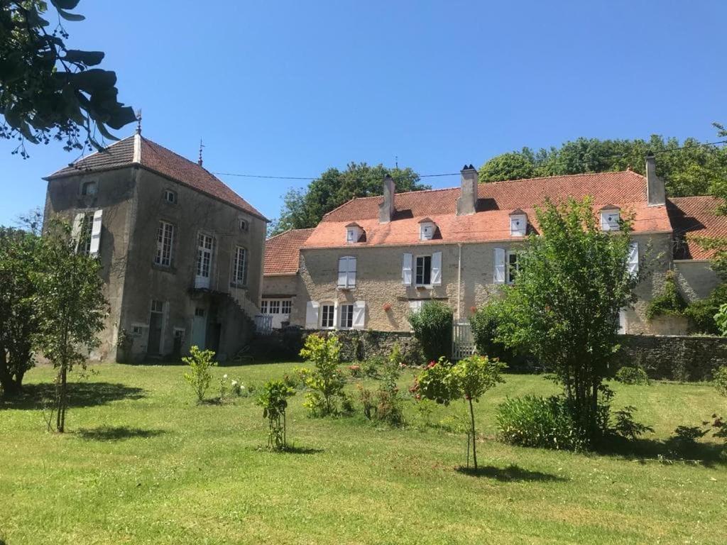 לינה וארוחת בוקר Chassigny Chez Zoiseau Et Zoiseautte מראה חיצוני תמונה