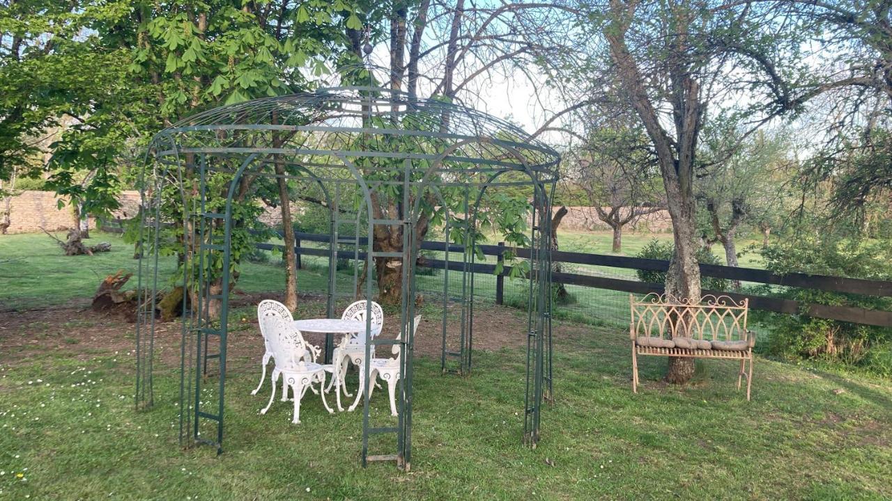 לינה וארוחת בוקר Chassigny Chez Zoiseau Et Zoiseautte מראה חיצוני תמונה